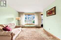 30 GOLDFINCH ROAD | Hamilton Ontario | Slide Image Five