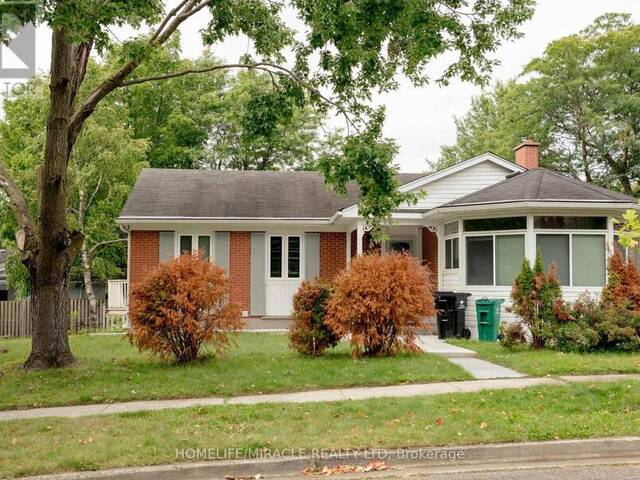 25 THORNRIDGE CRESCENT Kitchener Ontario, N2M 4V9 - 7 Bedrooms Home For Sale