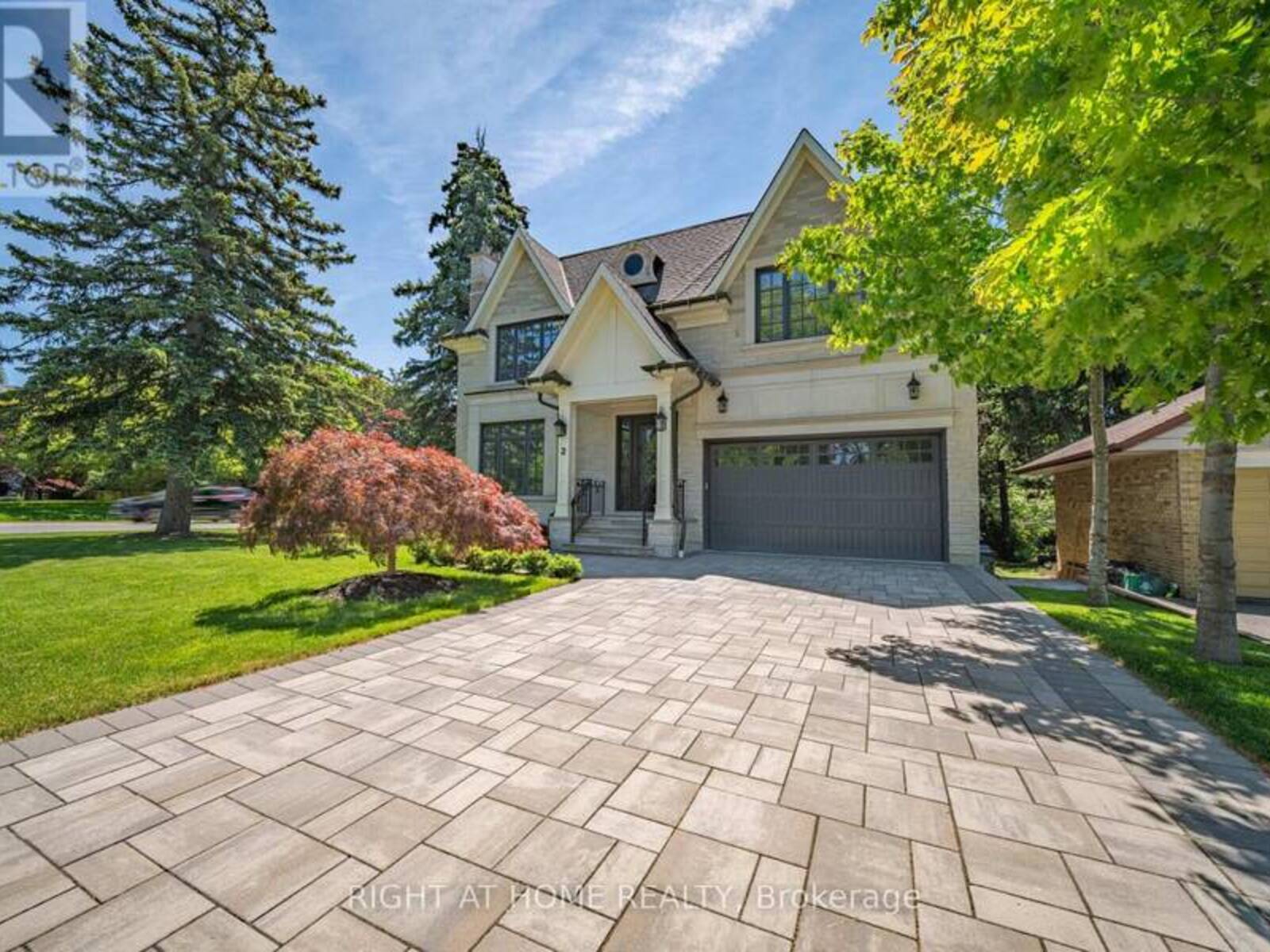 2 FINCHLEY ROAD, Toronto, Ontario M9A 2X3