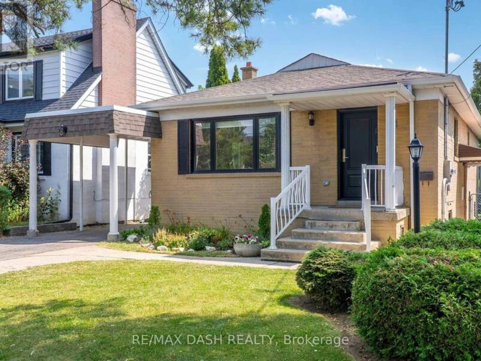 111 GORMAN PARK ROAD, Toronto, Ontario M3H 3K7