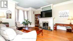 121 MULCASTER STREET | Barrie Ontario | Slide Image Six