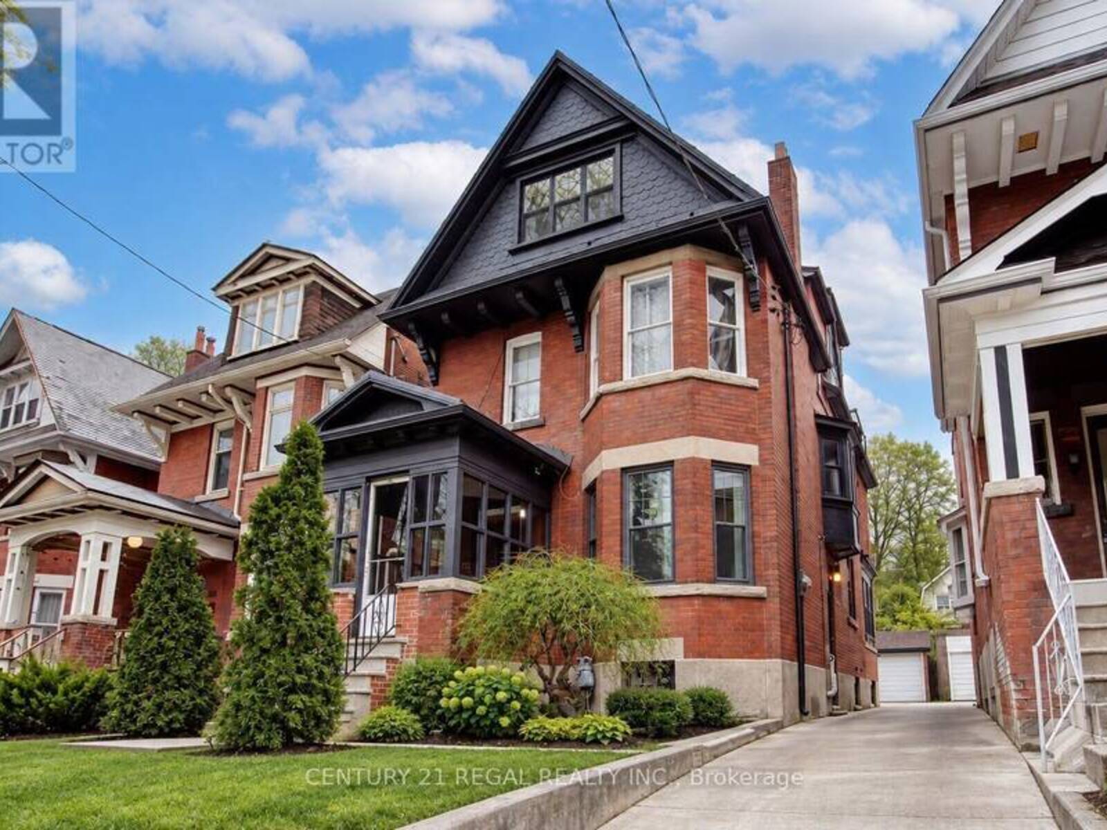186 GRENADIER ROAD, Toronto, Ontario M6R 1R7