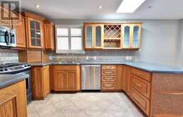 867 UPPER SHERMAN AVENUE | Hamilton Ontario | Slide Image Eight