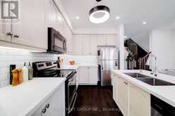 42 DARIOLE DRIVE | Richmond Hill Ontario | Slide Image Six