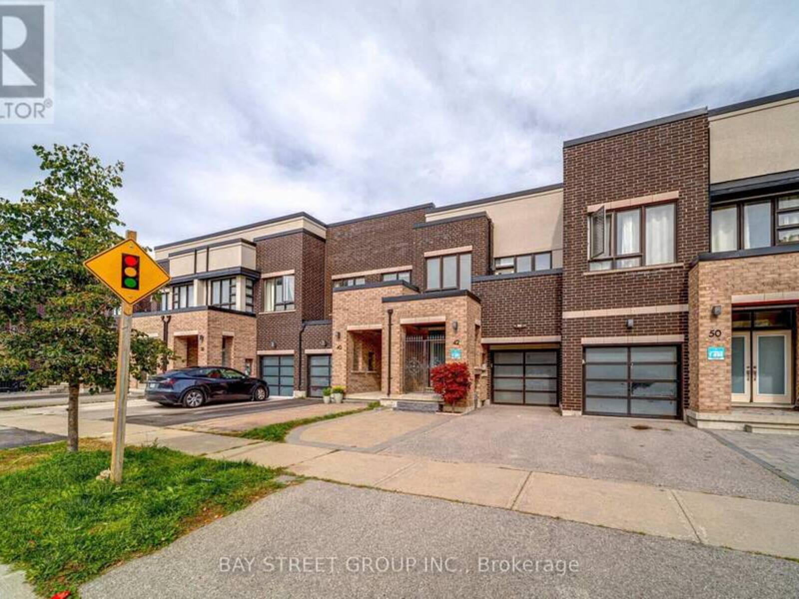 42 DARIOLE DRIVE, Richmond Hill, Ontario L4E 0Z2