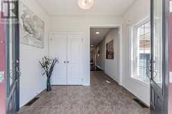 223 EMMA BROADBENT COURT | Newmarket Ontario | Slide Image Four