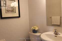 223 EMMA BROADBENT COURT | Newmarket Ontario | Slide Image Nine