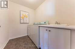 223 EMMA BROADBENT COURT | Newmarket Ontario | Slide Image Thirty-five