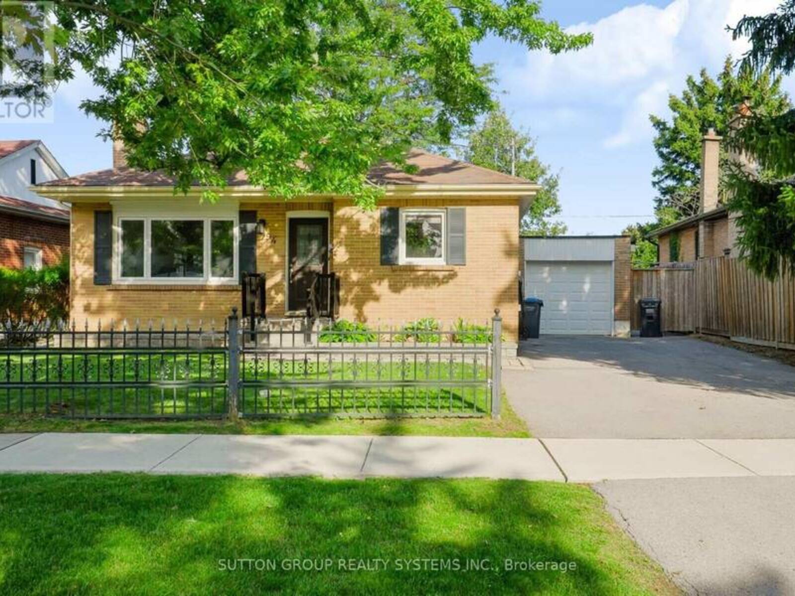 94 HAROLD STREET, Brampton, Ontario L6Y 1E6