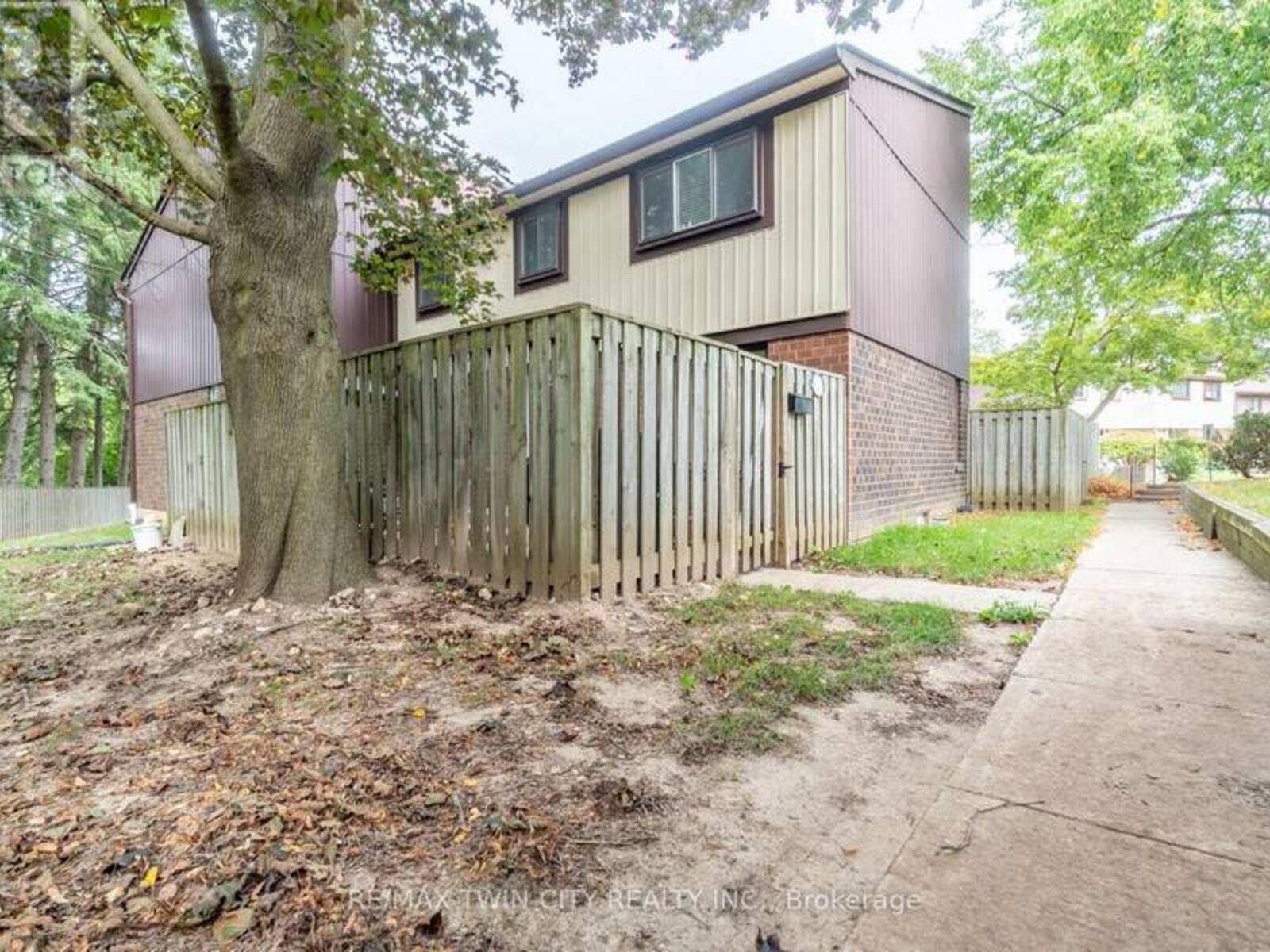 121 - 45 MARKSAM ROAD, Guelph, Ontario N1H 6Y9