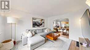 6 ATHLONE ROAD | Toronto Ontario | Slide Image Five