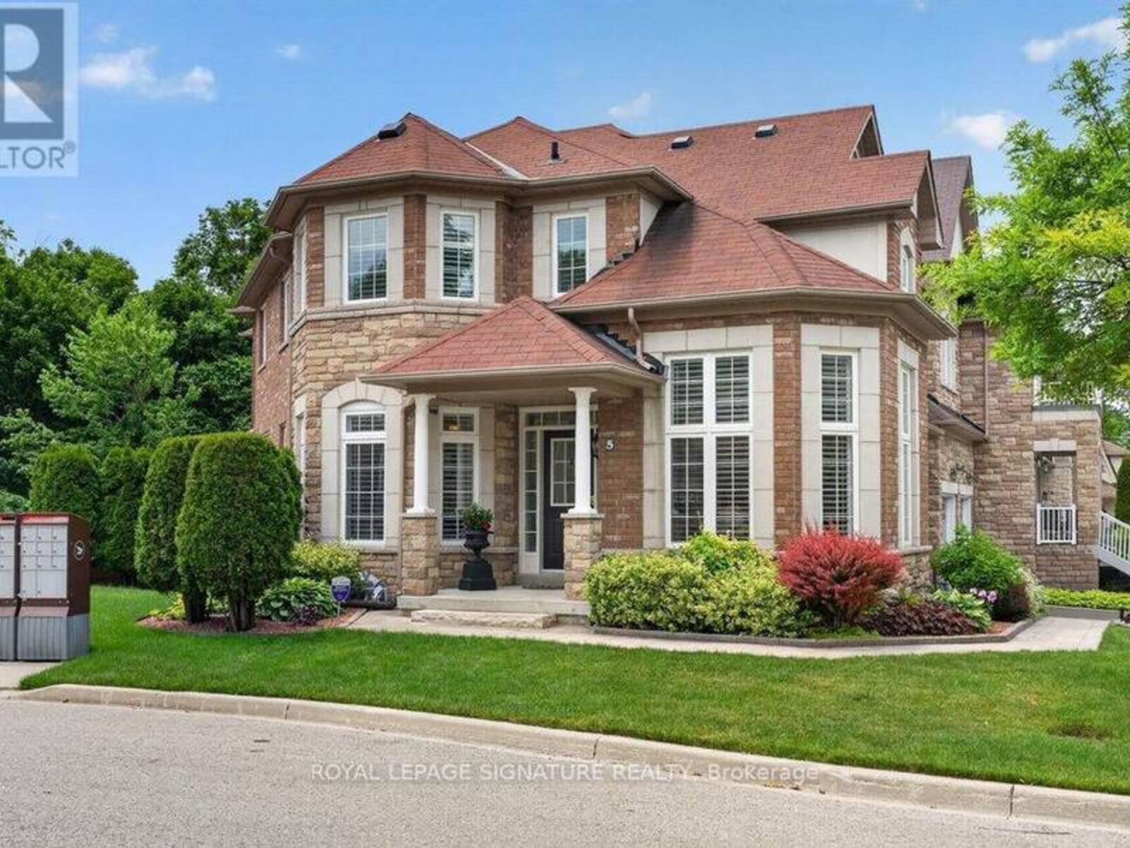 5 BRODERICK PLACE, Toronto, Ontario M1L 0E3