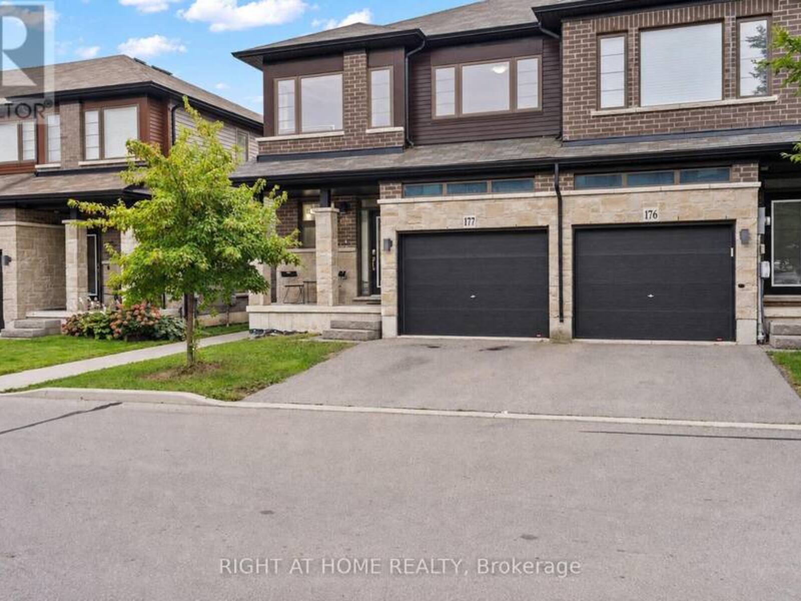 177 - 30 TIMES SQUARE BOULEVARD, Hamilton, Ontario L8J 0M1