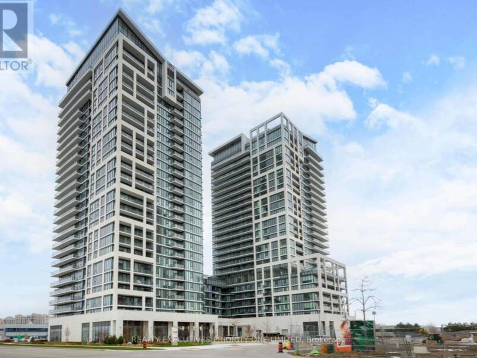 923 - 9000 JANE STREET, Vaughan, Ontario L4K 0M6