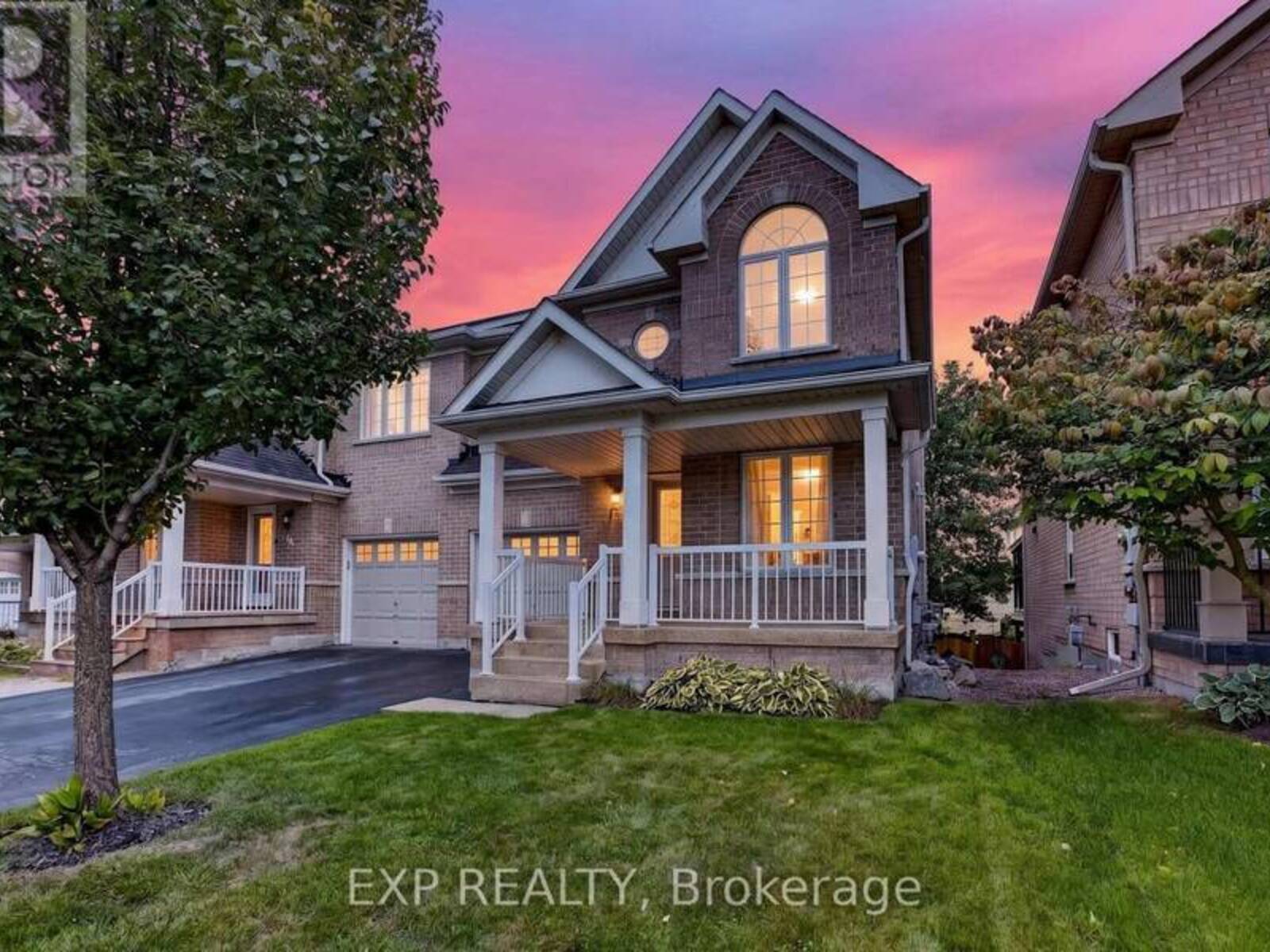 127 KNAPTON DRIVE, Newmarket, Ontario L3X 3B3