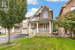127 KNAPTON DRIVE | Newmarket Ontario | Slide Image Three