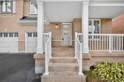 127 KNAPTON DRIVE | Newmarket Ontario | Slide Image Four