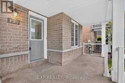 127 KNAPTON DRIVE | Newmarket Ontario | Slide Image Five