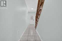127 KNAPTON DRIVE | Newmarket Ontario | Slide Image Seven