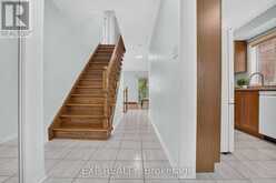127 KNAPTON DRIVE | Newmarket Ontario | Slide Image Six