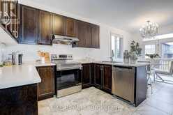 574 SWEETWATER CRESCENT | Newmarket Ontario | Slide Image Nine
