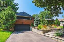 794 FALCON BOULEVARD | Burlington Ontario | Slide Image Two