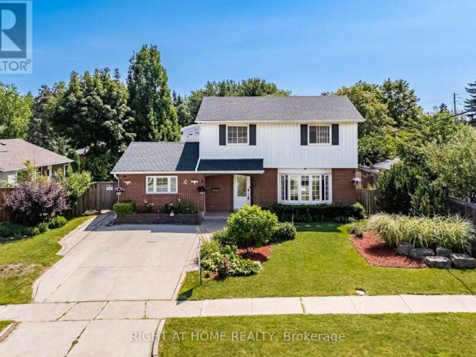 4 ROSEFIELD DRIVE, Halton Hills, Ontario L7G 4R1