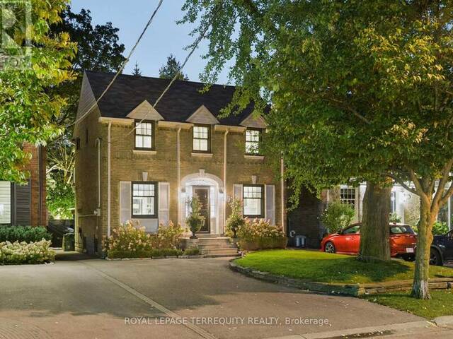 37 DE VERE GARDENS Toronto Ontario, M5M 3E6 - 4 Bedrooms Home For Sale