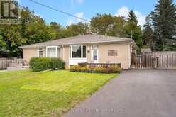 45 BAILEY CRESCENT | Aurora Ontario | Slide Image Three