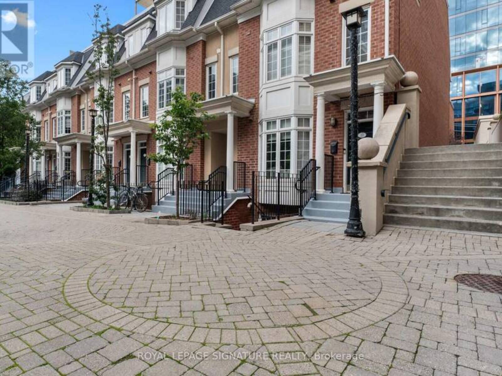 8 - 11 NIAGARA STREET, Toronto, Ontario M5V 3N9