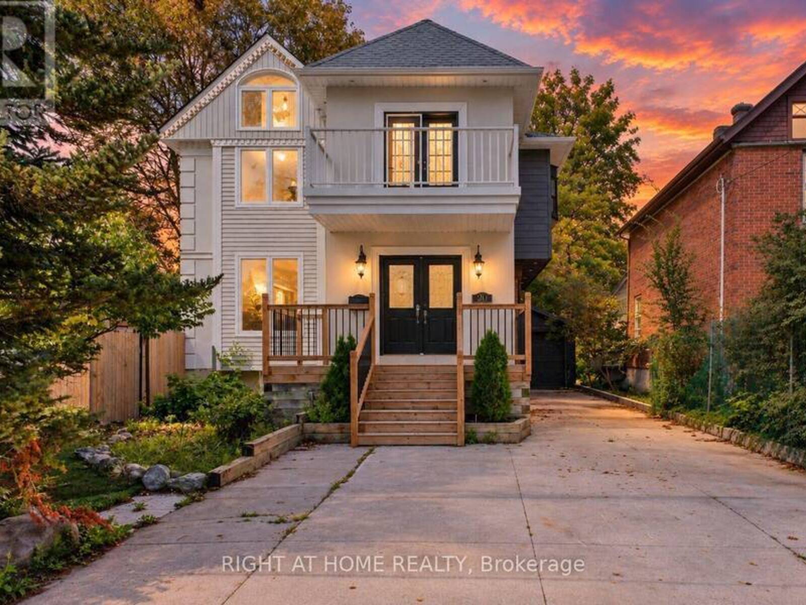 20 HOLGATE STREET, Barrie, Ontario L4N 2T5