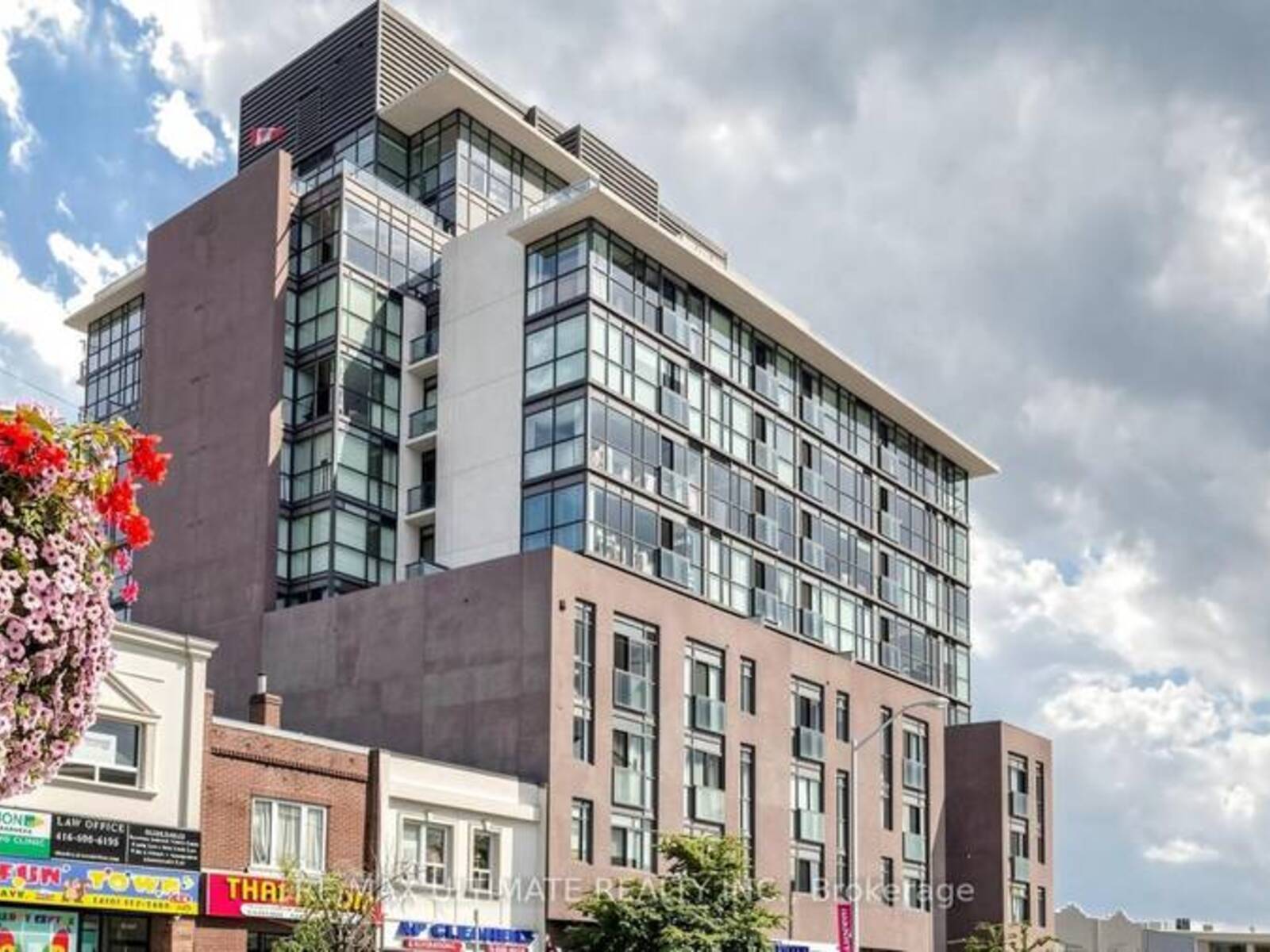 404 - 2055 DANFORTH AVENUE, Toronto, Ontario M4C 1J8