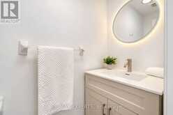 40 PITNEY AVENUE | Richmond Hill Ontario | Slide Image Nine