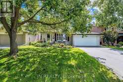 49 SCHOOL STREET | East Gwillimbury Ontario | Slide Image Two