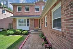 103 LONGWATER CHASE | Markham Ontario | Slide Image Five