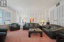 103 LONGWATER CHASE | Markham Ontario | Slide Image Eight