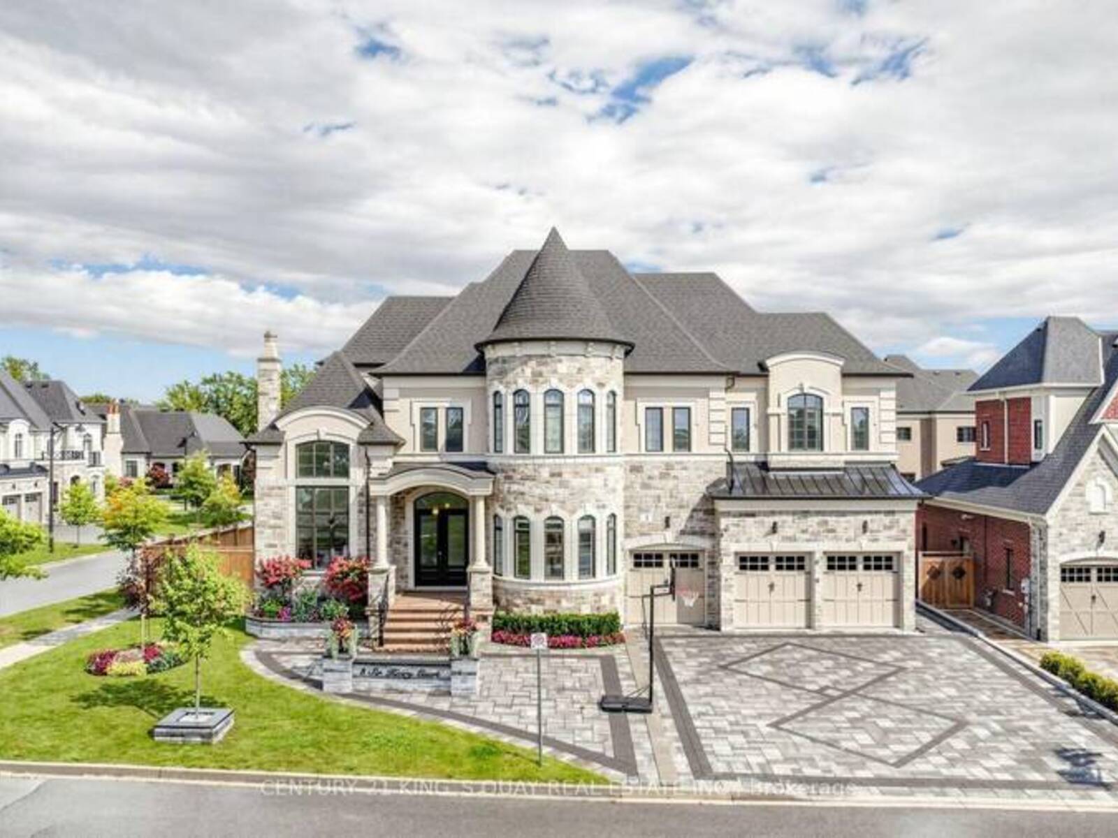 3 SIR HENRY COURT, King, Ontario L7B 0P5