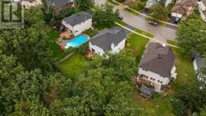 131 BROWNING TRAIL | Barrie Ontario | Slide Image Forty