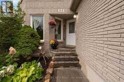 131 BROWNING TRAIL | Barrie Ontario | Slide Image Four
