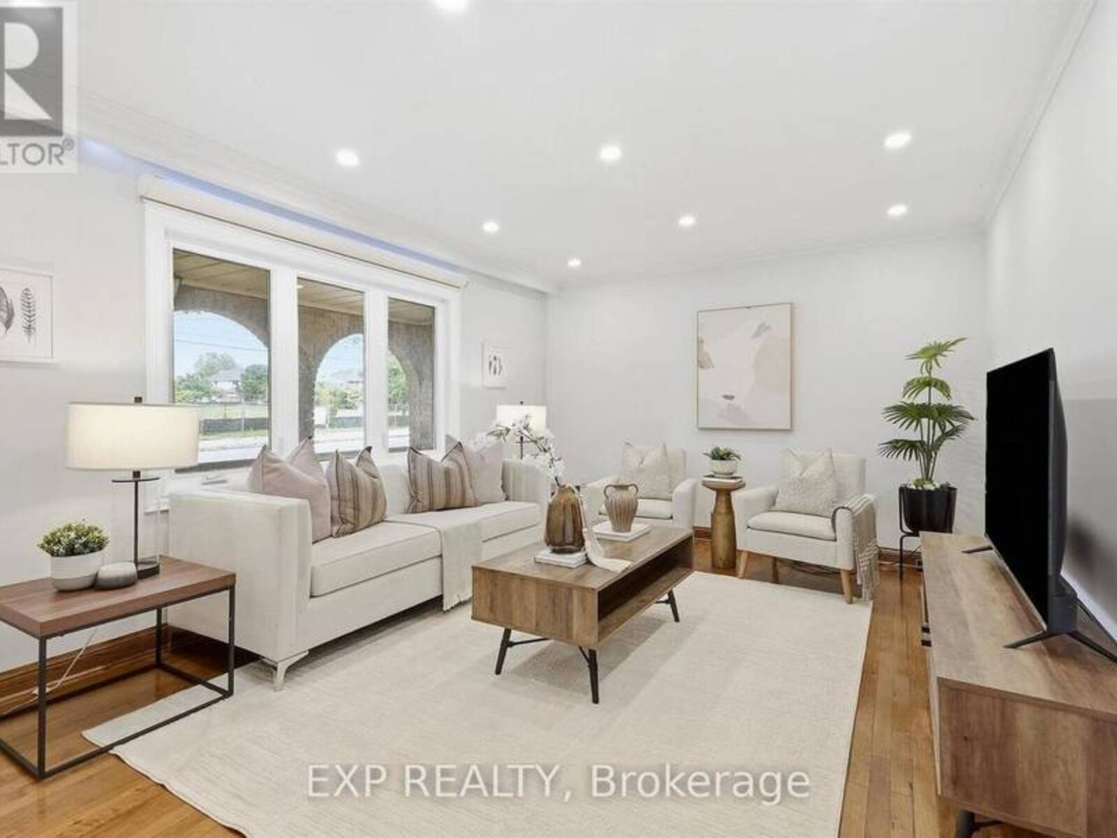 21 WALLASEY AVENUE, Toronto, Ontario M9M 1E1