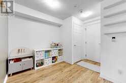 927 - 3888 DUKE OF YORK BOULEVARD | Mississauga Ontario | Slide Image Eight