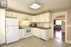 56 BARONS AVENUE N | Hamilton Ontario | Slide Image Thirteen