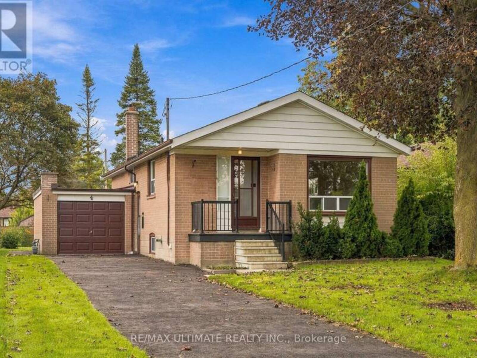 4 MORAY PLACE, Toronto, Ontario M1R 2E2