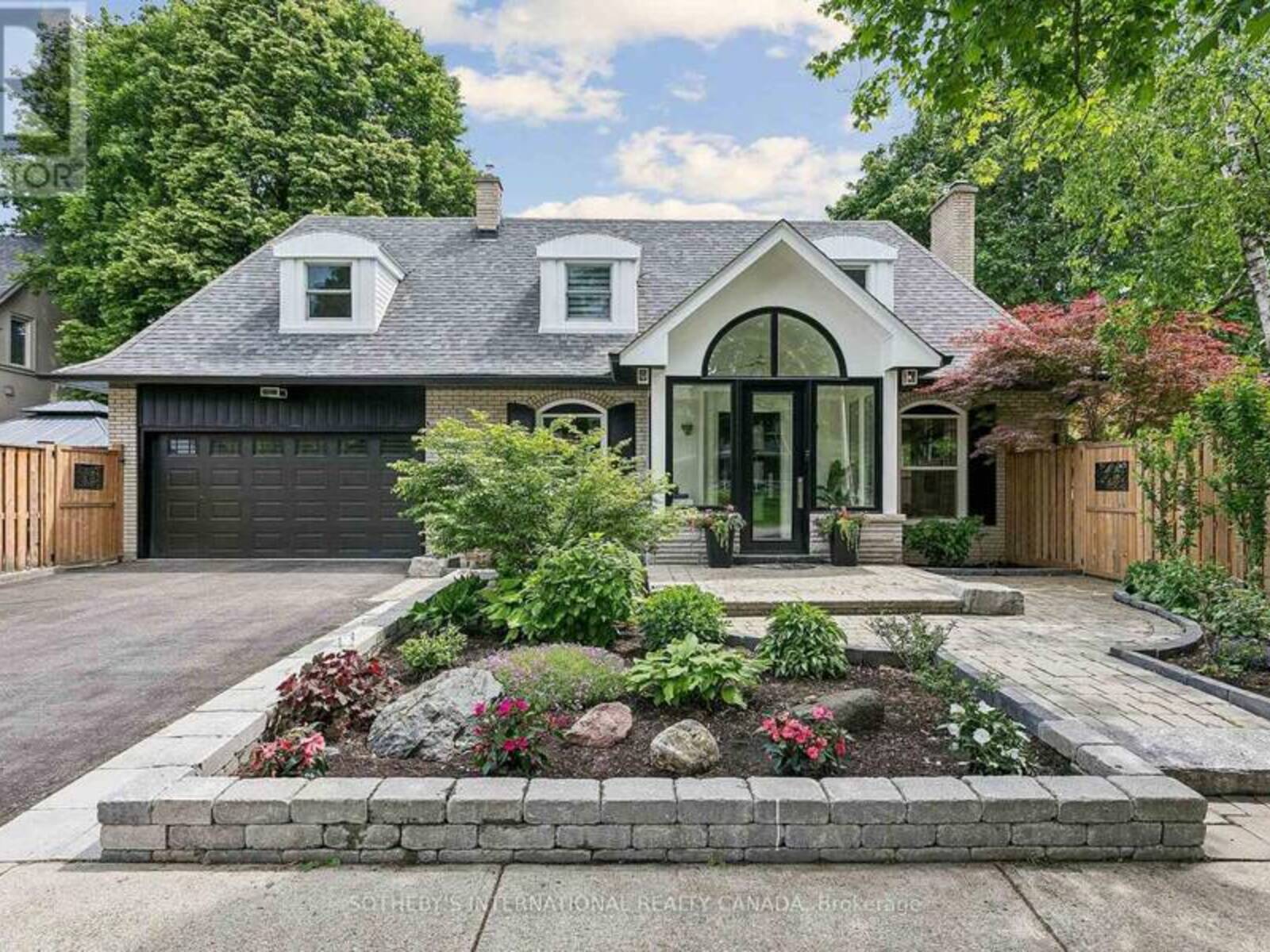 35 SHADWICK DRIVE, Toronto, Ontario M9R 2V6