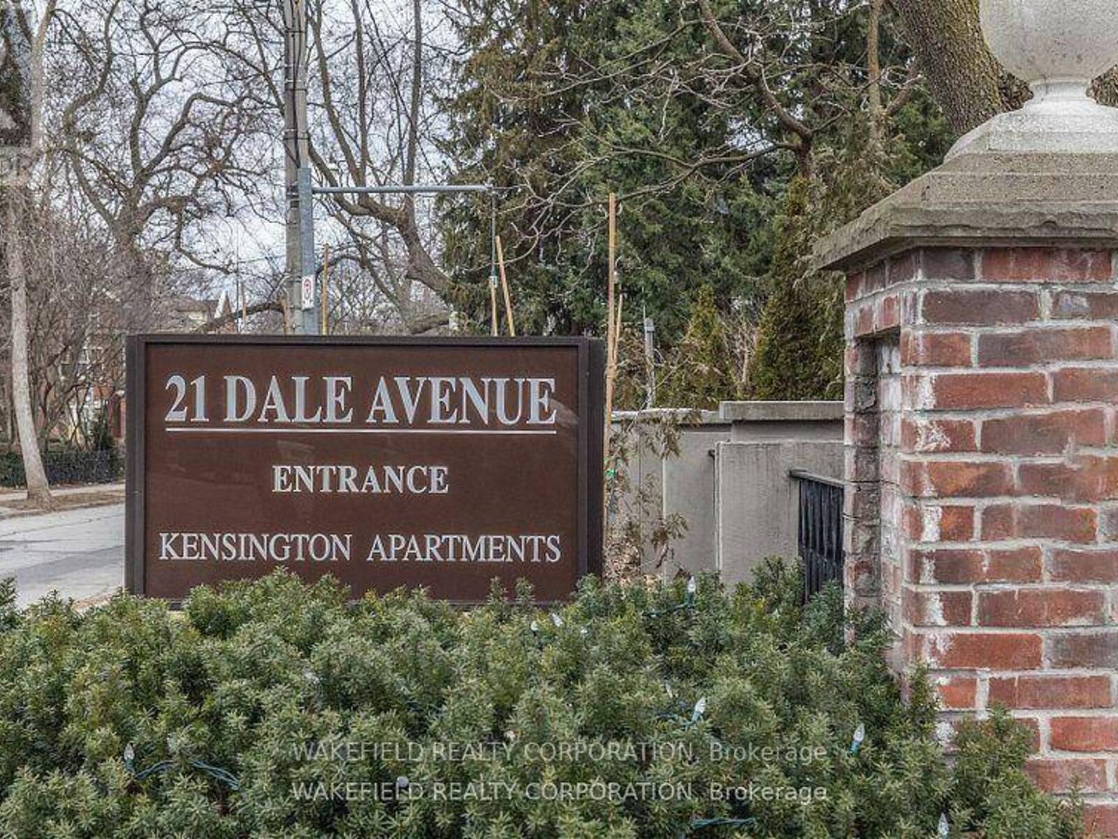 # 635 - 21 DALE AVENUE, Toronto, Ontario M4W 1K3