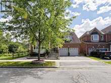 92 CLAUSFARM LANE | Whitchurch-Stouffville Ontario | Slide Image Three