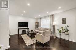 39 BRIGHTWAY CRESCENT | Richmond Hill Ontario | Slide Image Sixteen