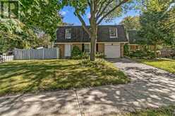 39 BRIGHTWAY CRESCENT | Richmond Hill Ontario | Slide Image Five
