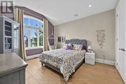 64 MANOR GLEN CRESCENT | East Gwillimbury Ontario | Slide Image Thirty-three