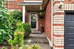 32 WESSENGER DRIVE | Barrie Ontario | Slide Image Two